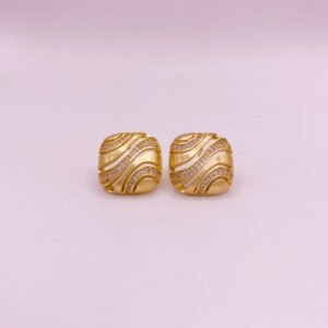 Brinco Quadrado Ondulado Cravejado Dourado